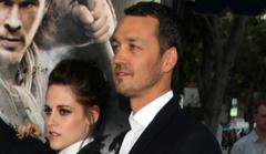 did kristen stewart get into a car with rupert sanders?